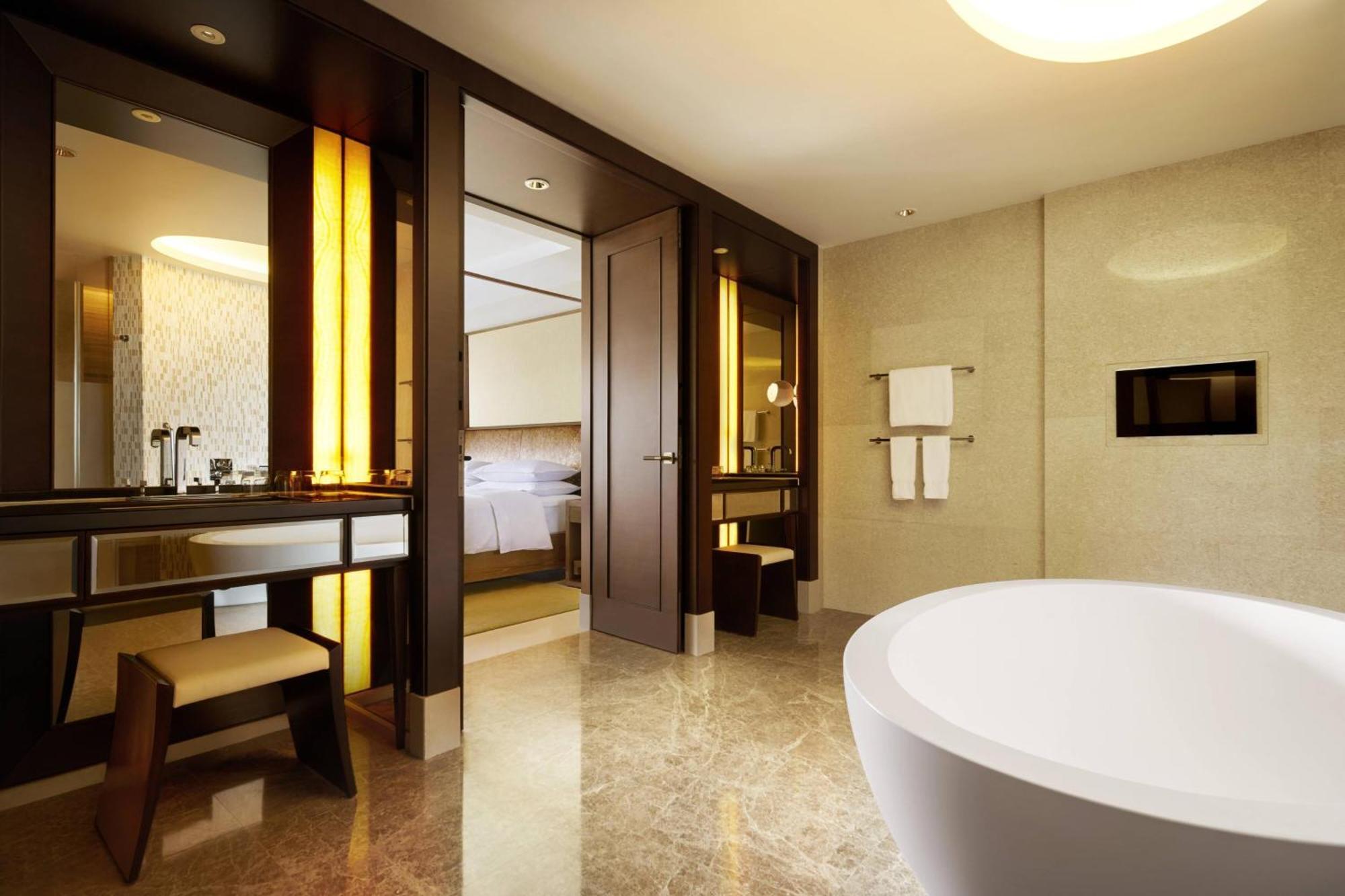 Sheraton Shenzhou Peninsula Resort Wanning Bagian luar foto