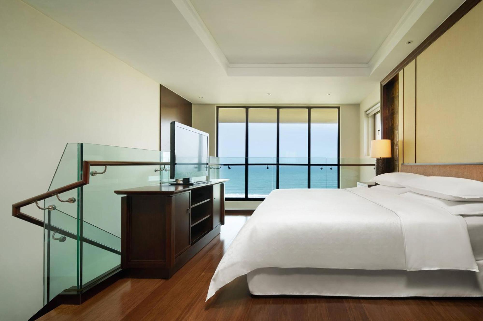 Sheraton Shenzhou Peninsula Resort Wanning Bagian luar foto