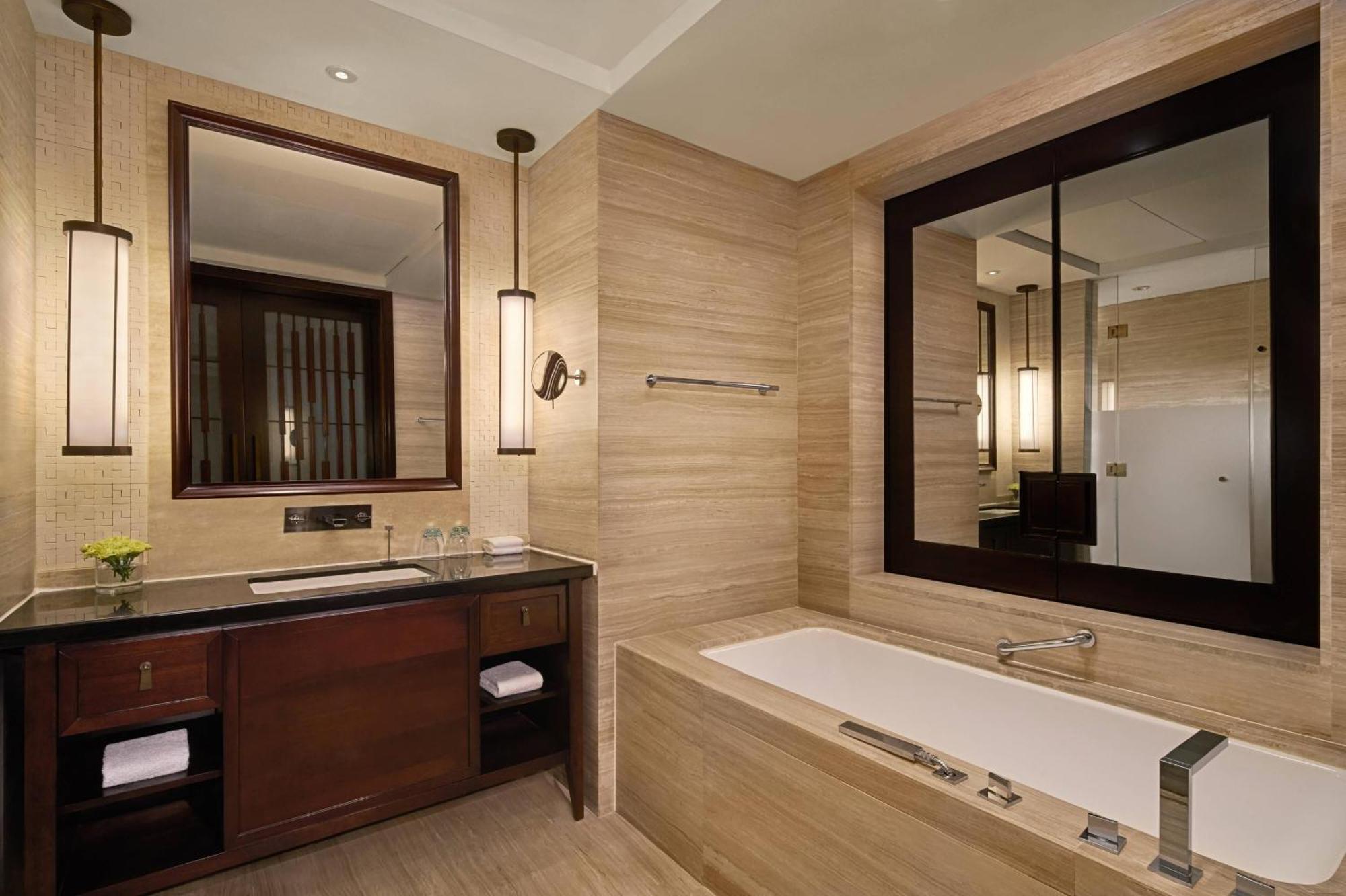 Sheraton Shenzhou Peninsula Resort Wanning Bagian luar foto
